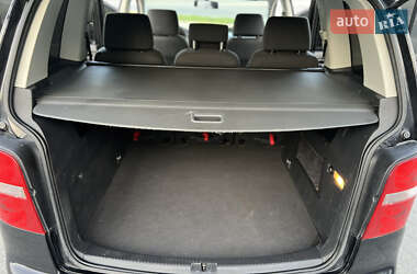 Минивэн Volkswagen Touran 2005 в 