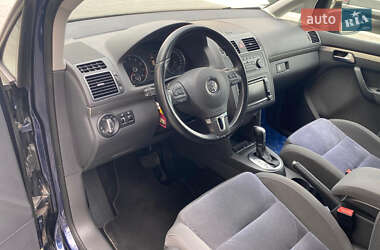 Мінівен Volkswagen Touran 2011 в 