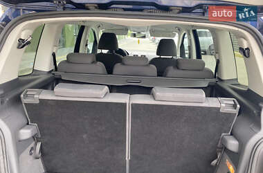 Мінівен Volkswagen Touran 2011 в 