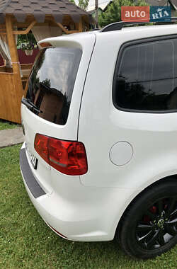 Минивэн Volkswagen Touran 2012 в 