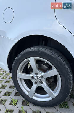 Минивэн Volkswagen Touran 2014 в 