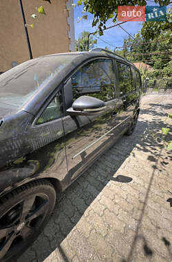 Минивэн Volkswagen Touran 2010 в 