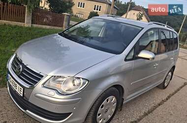 Минивэн Volkswagen Touran 2007 в Мукачево