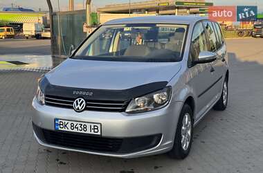 Минивэн Volkswagen Touran 2010 в Сарнах