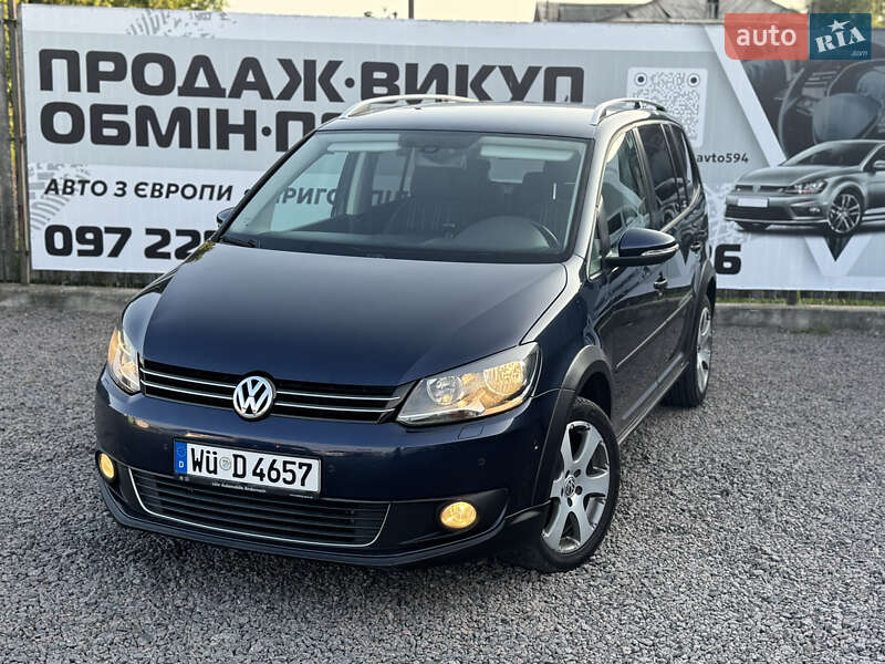Минивэн Volkswagen Touran 2011 в Сарнах