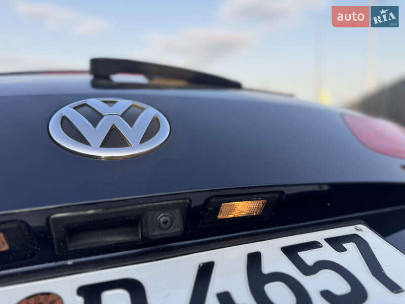 Минивэн Volkswagen Touran 2011 в Сарнах