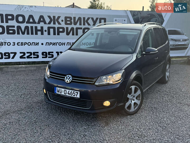 Минивэн Volkswagen Touran 2011 в Сарнах
