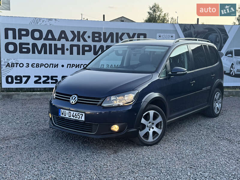 Минивэн Volkswagen Touran 2011 в Сарнах
