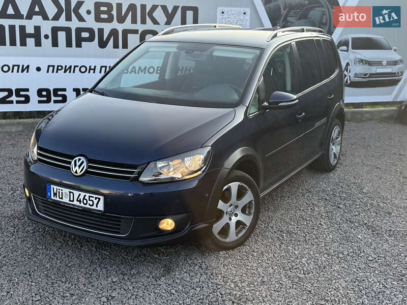 Минивэн Volkswagen Touran 2011 в Сарнах
