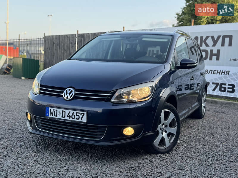Минивэн Volkswagen Touran 2011 в Сарнах