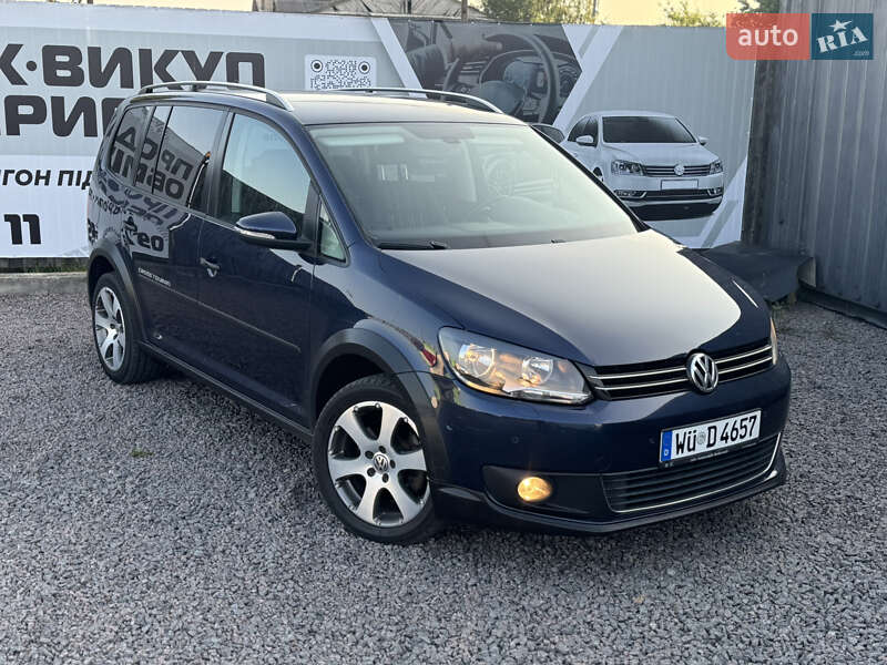 Минивэн Volkswagen Touran 2011 в Сарнах