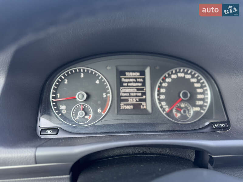 Минивэн Volkswagen Touran 2011 в Сарнах