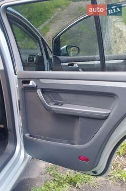 Минивэн Volkswagen Touran 2014 в 