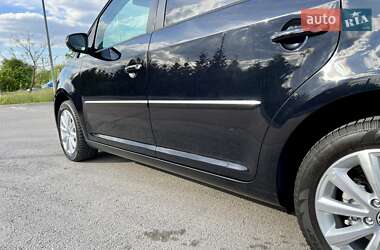 Минивэн Volkswagen Touran 2012 в 