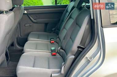 Минивэн Volkswagen Touran 2006 в 
