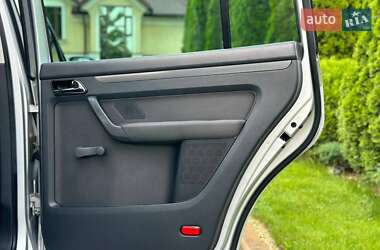 Минивэн Volkswagen Touran 2006 в 