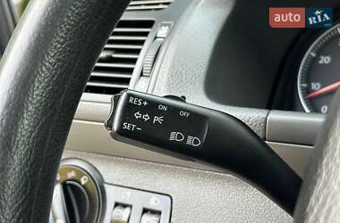 Минивэн Volkswagen Touran 2006 в 