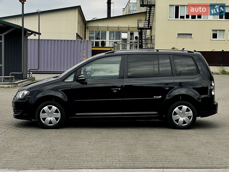 Мінівен Volkswagen Touran 2010 в Рожище