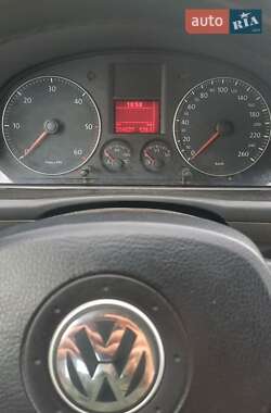 Минивэн Volkswagen Touran 2006 в 
