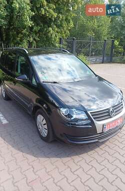 Минивэн Volkswagen Touran 2010 в Миргороде