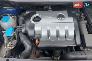 Мінівен Volkswagen Touran 2006 в 