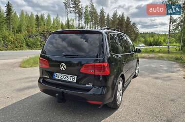Мінівен Volkswagen Touran 2014 в 