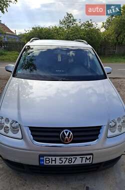 Минивэн Volkswagen Touran 2005 в Беляевке