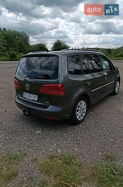 Мінівен Volkswagen Touran 2010 в 