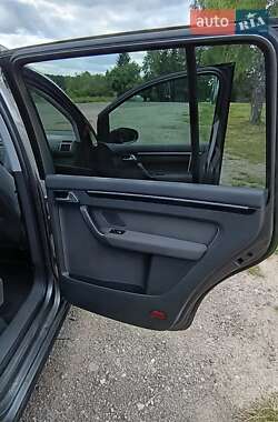 Мінівен Volkswagen Touran 2010 в 