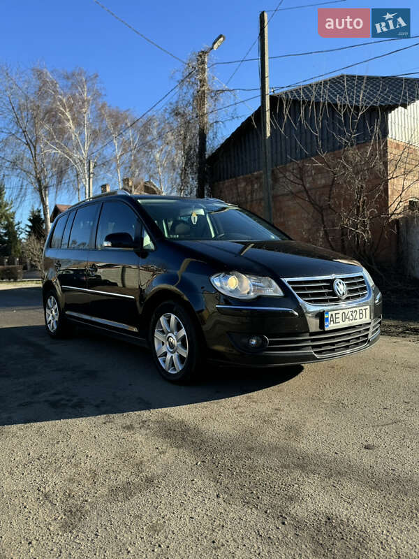Минивэн Volkswagen Touran 2007 в Днепре