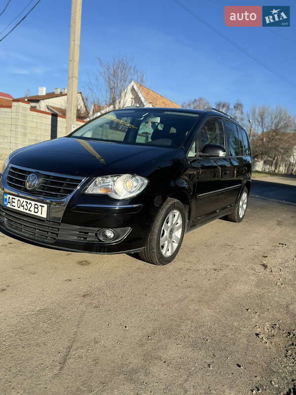 Минивэн Volkswagen Touran 2007 в Днепре