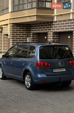 Минивэн Volkswagen Touran 2012 в 