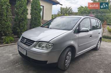 Минивэн Volkswagen Touran 2006 в Кельменцах