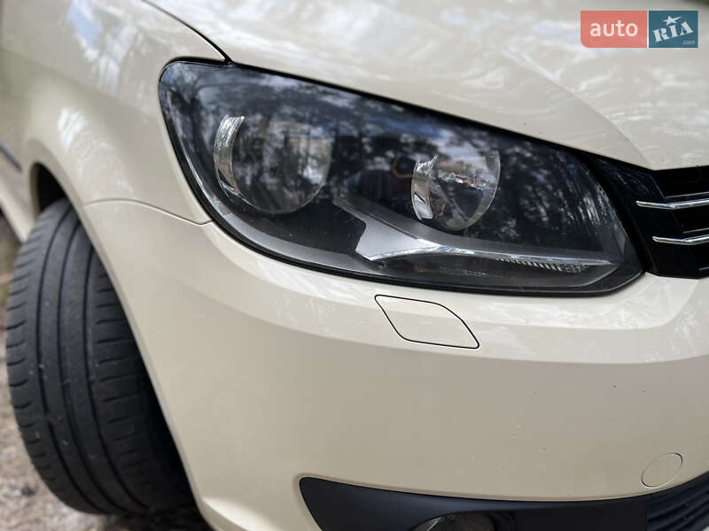 Мінівен Volkswagen Touran 2014 в Березному