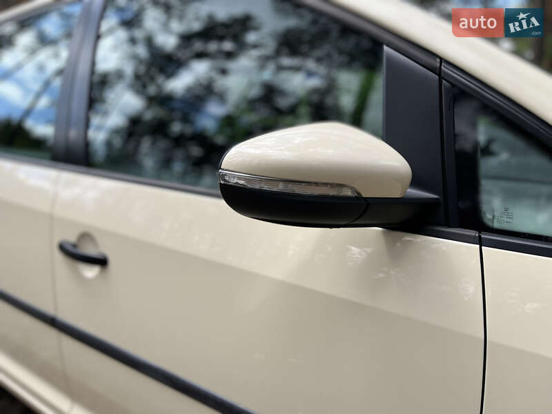 Мінівен Volkswagen Touran 2014 в Березному