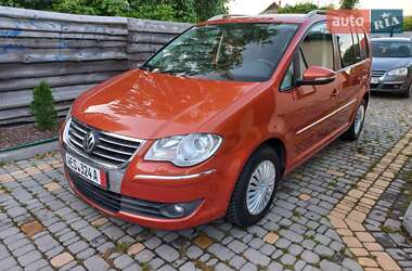 Минивэн Volkswagen Touran 2010 в Макарове