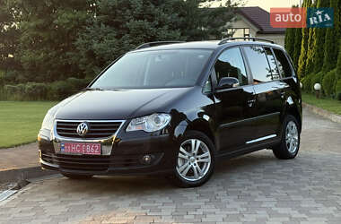 Минивэн Volkswagen Touran 2008 в Сарнах