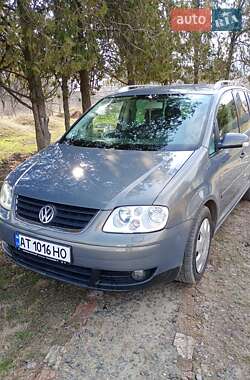 Мінівен Volkswagen Touran 2004 в Миколаєві