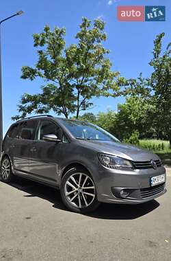 Мінівен Volkswagen Touran 2014 в Києві