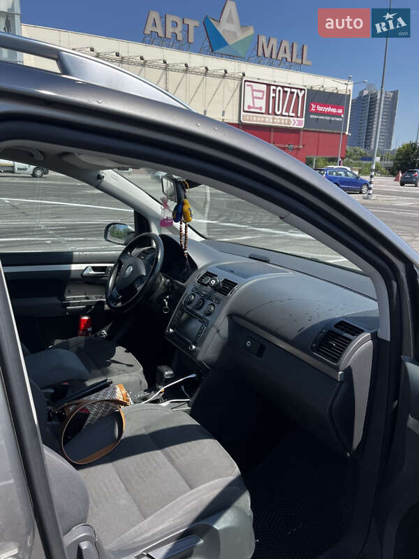 Мінівен Volkswagen Touran 2008 в Києві