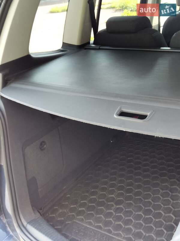 Минивэн Volkswagen Touran 2013 в Бердичеве фото 9 Минивэн Volkswagen Touran 2013 в Бердичеве