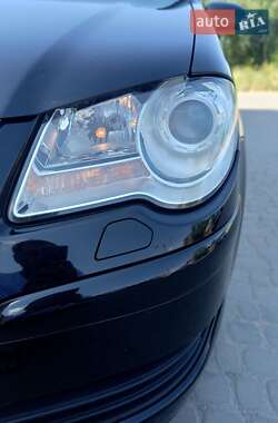 Минивэн Volkswagen Touran 2008 в 