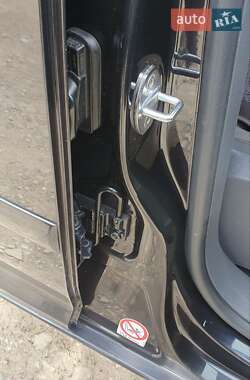 Мінівен Volkswagen Touran 2006 в 