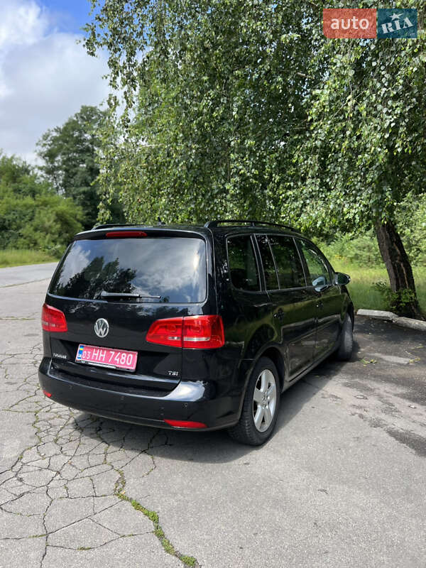 Минивэн Volkswagen Touran 2011 в Сарнах