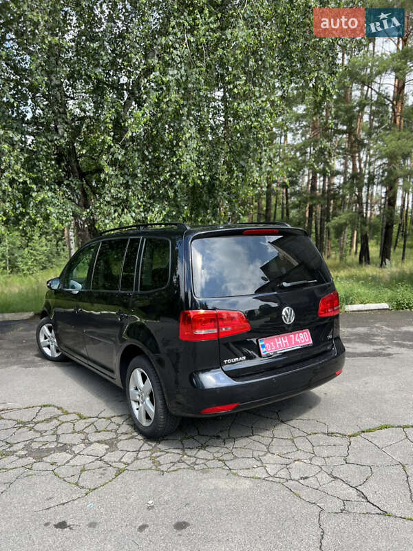 Минивэн Volkswagen Touran 2011 в Сарнах