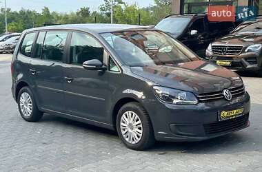 Мінівен Volkswagen Touran 2015 в Чернівцях