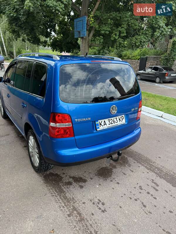 Минивэн Volkswagen Touran 2006 в Овруче
