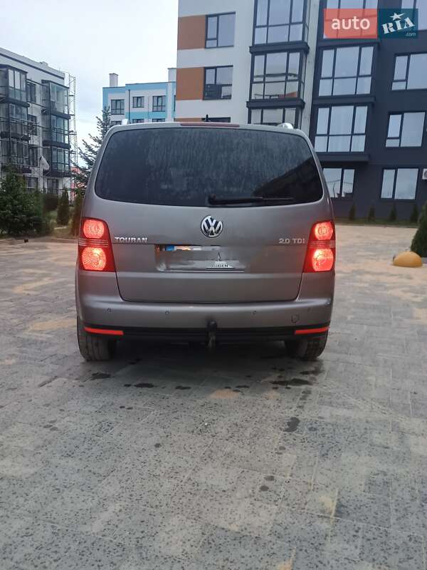 Мінівен Volkswagen Touran 2008 в Рівному