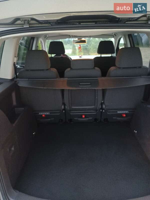 Мінівен Volkswagen Touran 2008 в Рівному