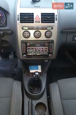 Минивэн Volkswagen Touran 2008 в 